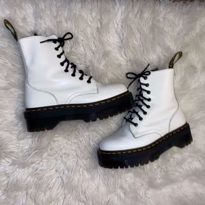DOC MARTEN White Jadon's Size 7